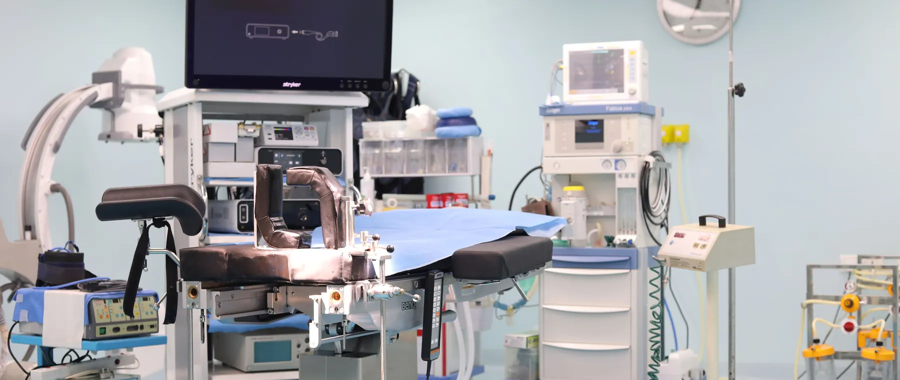 State-of-the-art operating room with advanced surgical equipment and technology.